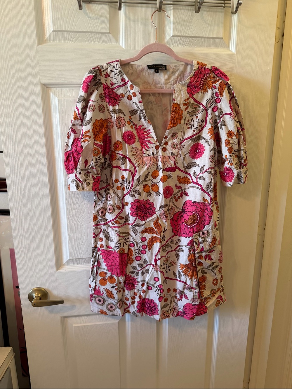 House of Harlow 1960 White Mini Dress with Pink & Orange Floral Print